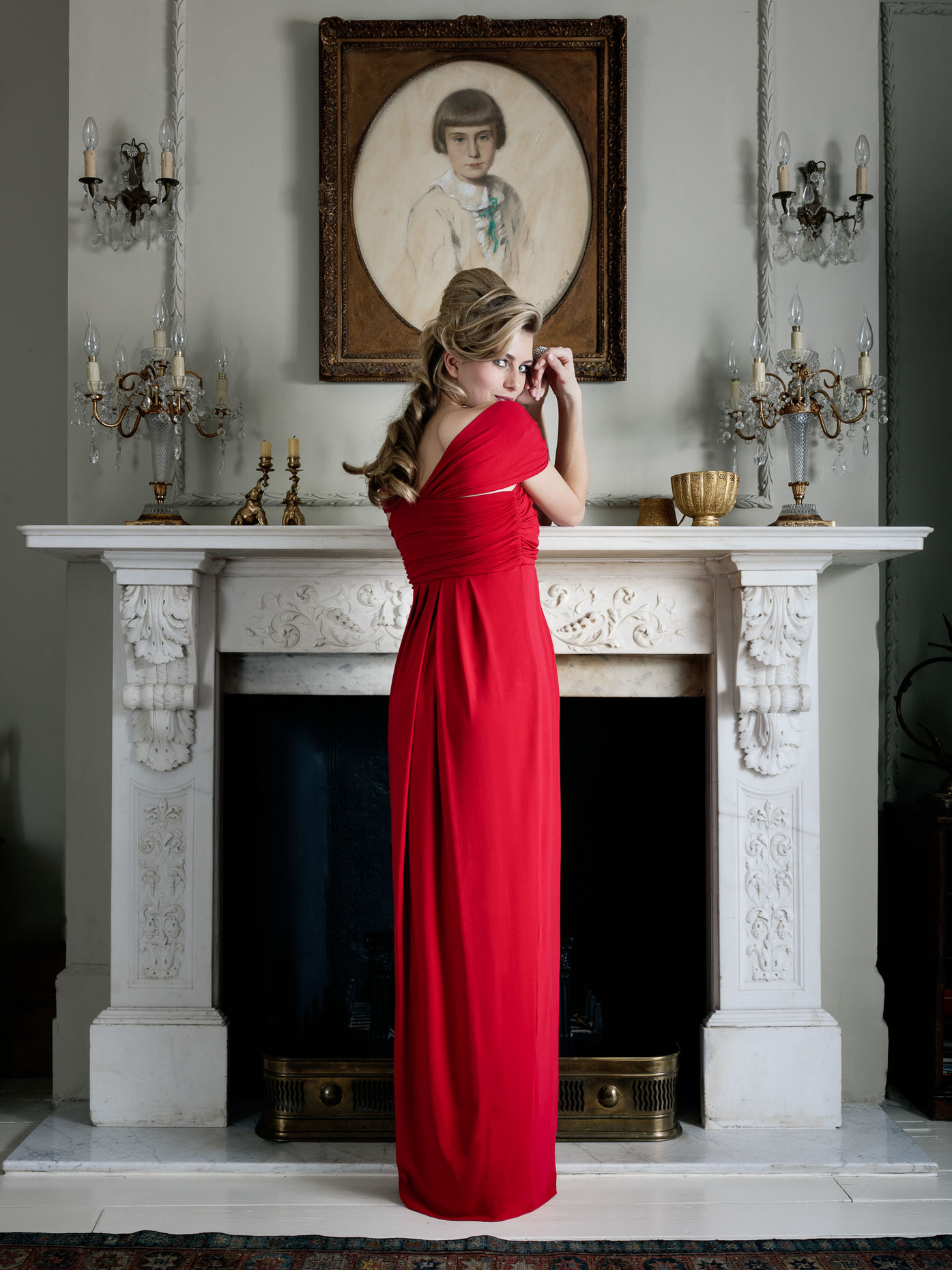 model-in-red-dress